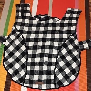 Eddie Bauer Black and White Checkered Pet Coat In Like New Condition. L/XL.